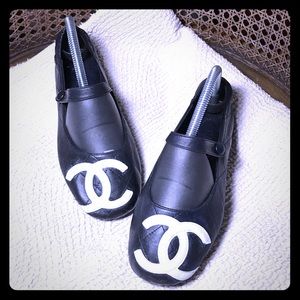 Stunning CHANEL Mary Jane Ballet Flats